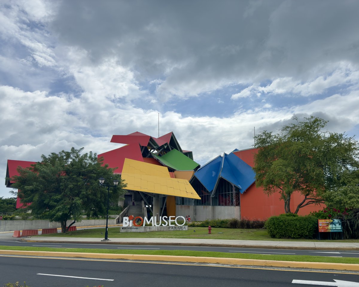 Colourful Frank Gehry Biomuseo building